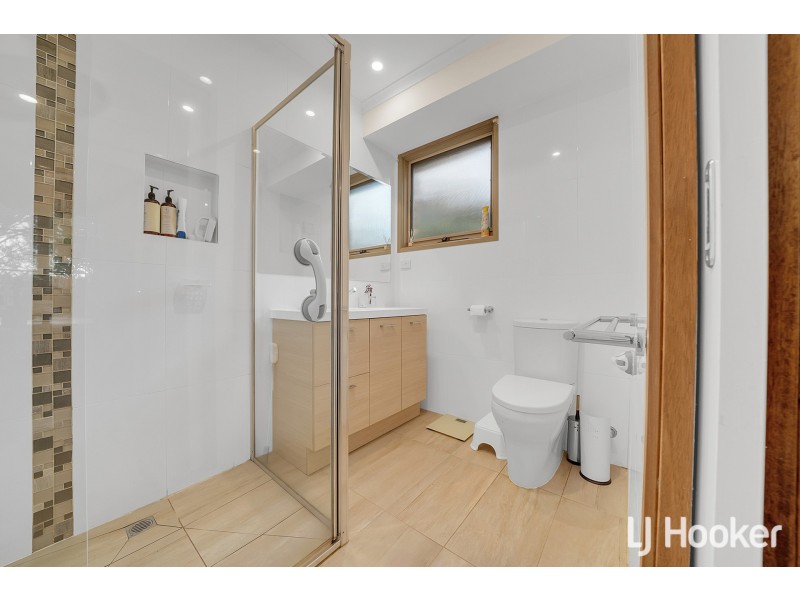 99 Waverley Park Drive, Cranbourne North VIC 3977