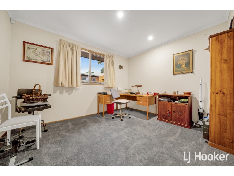 99 Waverley Park Drive, Cranbourne North VIC 3977