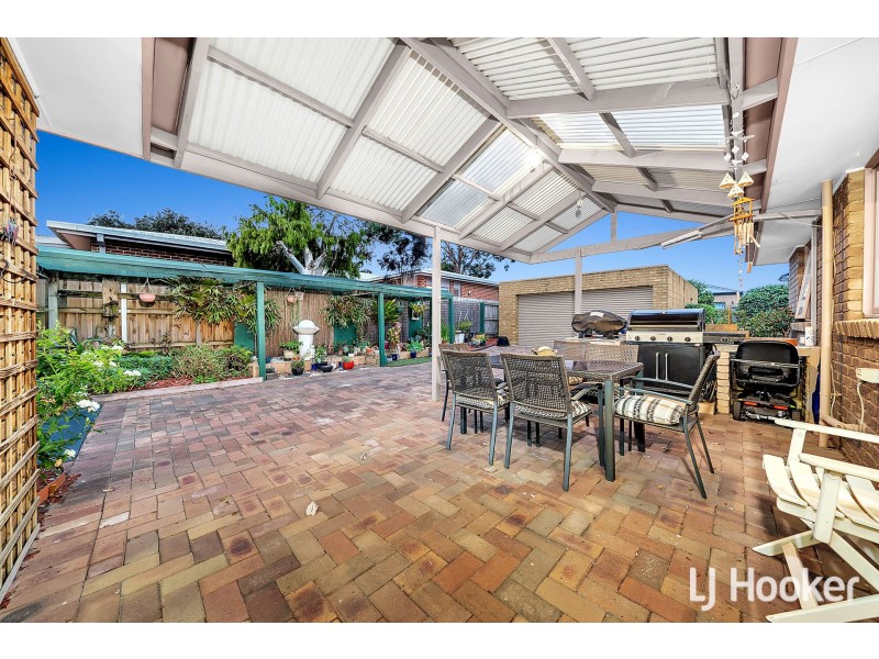 99 Waverley Park Drive, Cranbourne North VIC 3977
