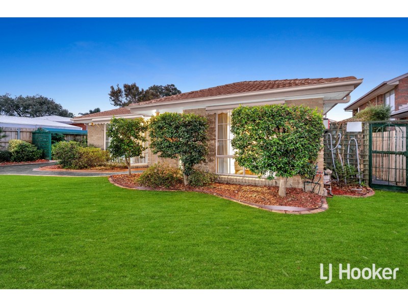 99 Waverley Park Drive, Cranbourne North VIC 3977