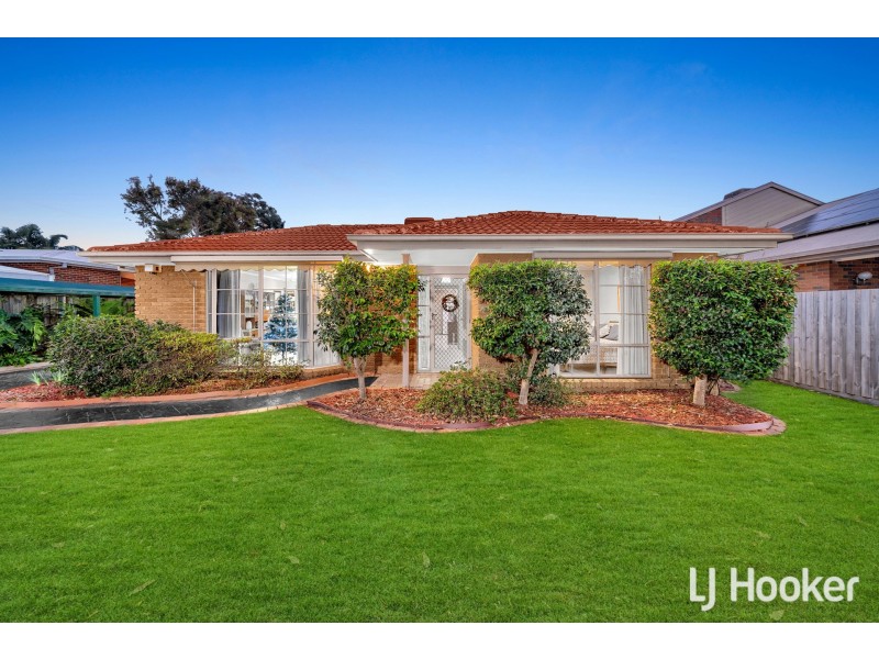 99 Waverley Park Drive, Cranbourne North VIC 3977
