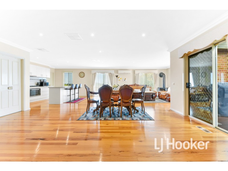 8 Rachael Court, Pakenham VIC 3810