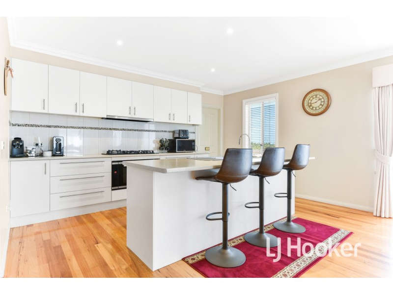 8 Rachael Court, Pakenham VIC 3810