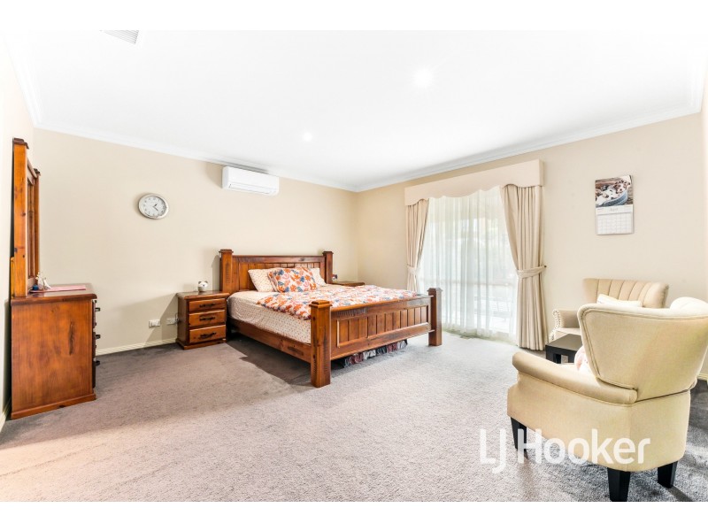 8 Rachael Court, Pakenham VIC 3810