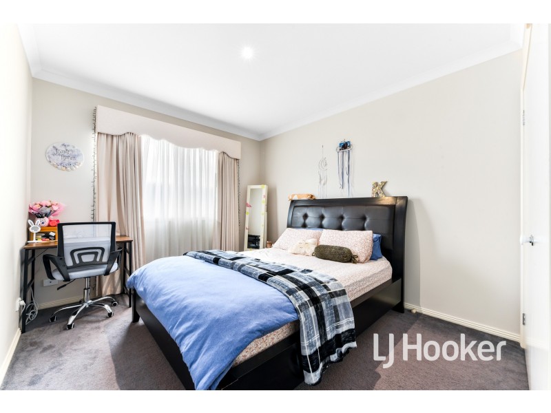 8 Rachael Court, Pakenham VIC 3810