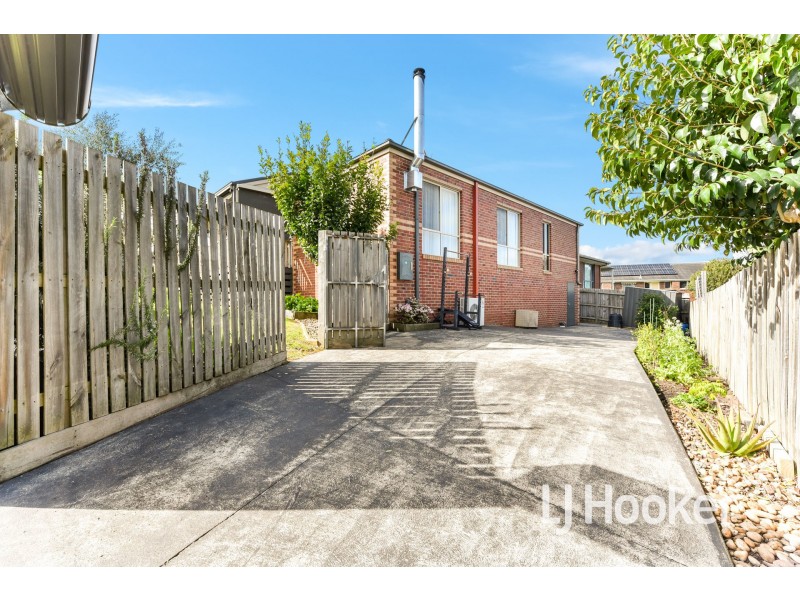 8 Rachael Court, Pakenham VIC 3810