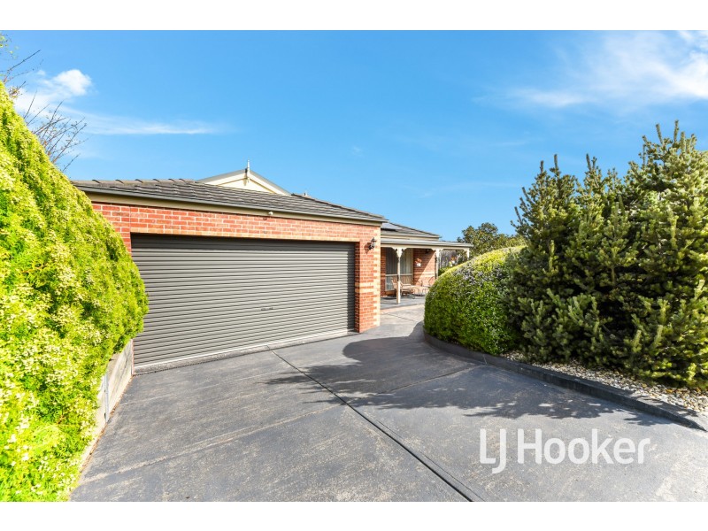 8 Rachael Court, Pakenham VIC 3810