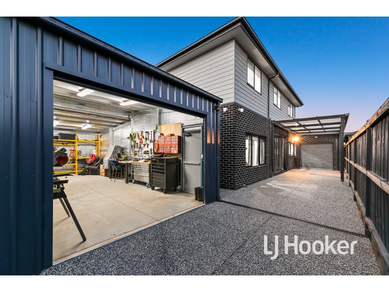 46 Meyer Crescent, Clyde North VIC 3978