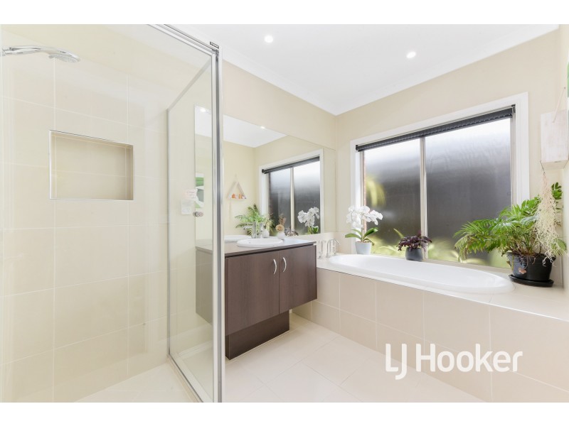 22 Balladonia Gum Circuit, Lyndhurst VIC 3975