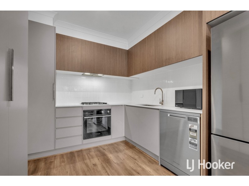 10 Myrtle Walk, Cranbourne West VIC 3977