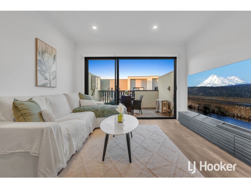 10 Myrtle Walk, Cranbourne West VIC 3977