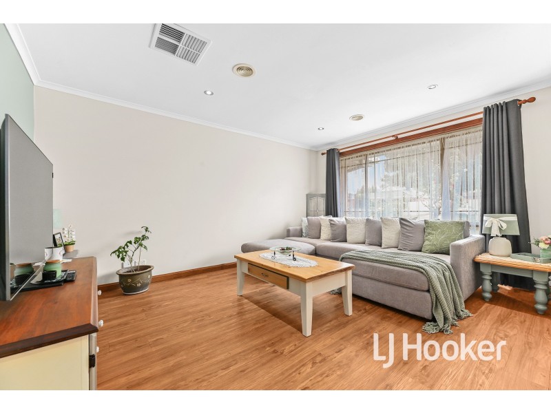 9 Millbank Place, Cranbourne VIC 3977