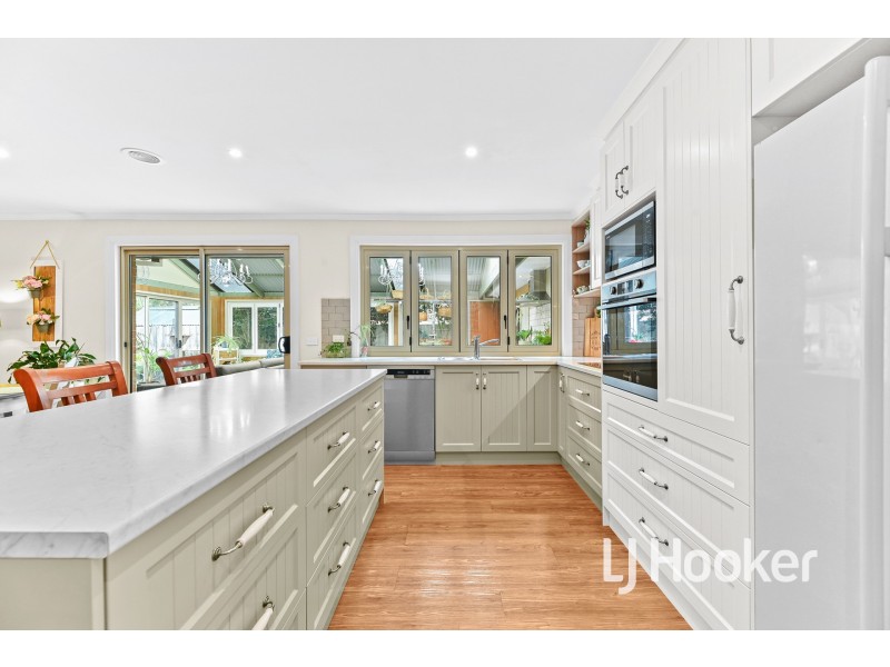 9 Millbank Place, Cranbourne VIC 3977