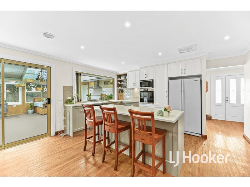9 Millbank Place, Cranbourne VIC 3977