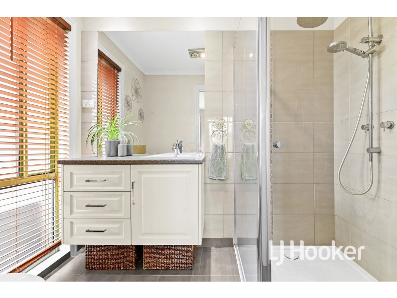 9 Millbank Place, Cranbourne VIC 3977