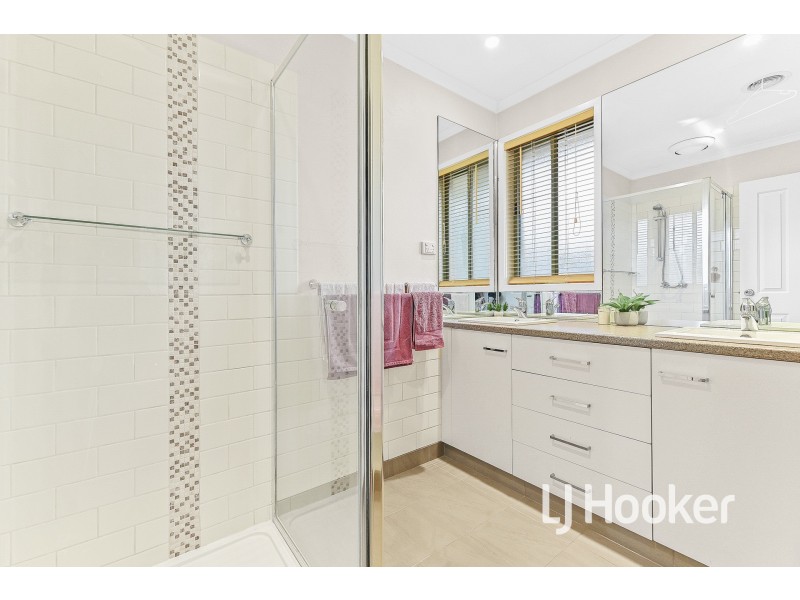 9 Millbank Place, Cranbourne VIC 3977
