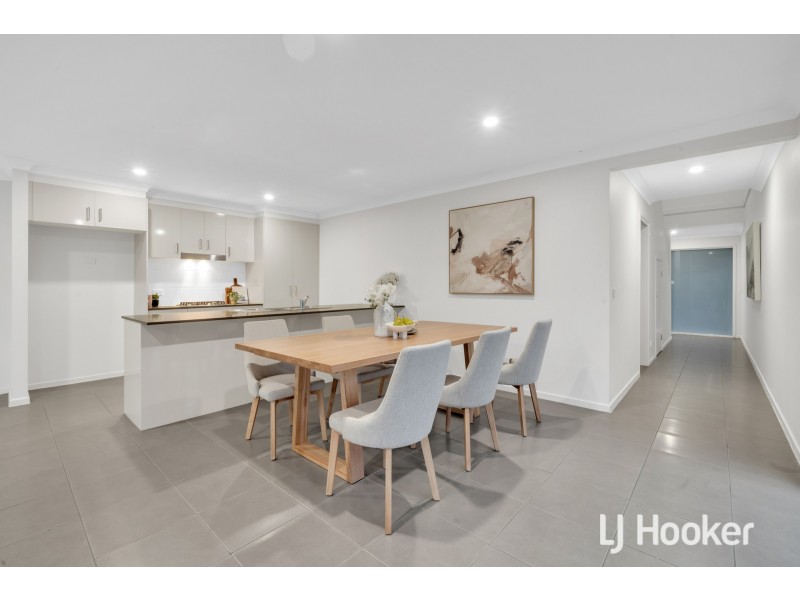 3 Nebula Lane, Cranbourne East VIC 3977