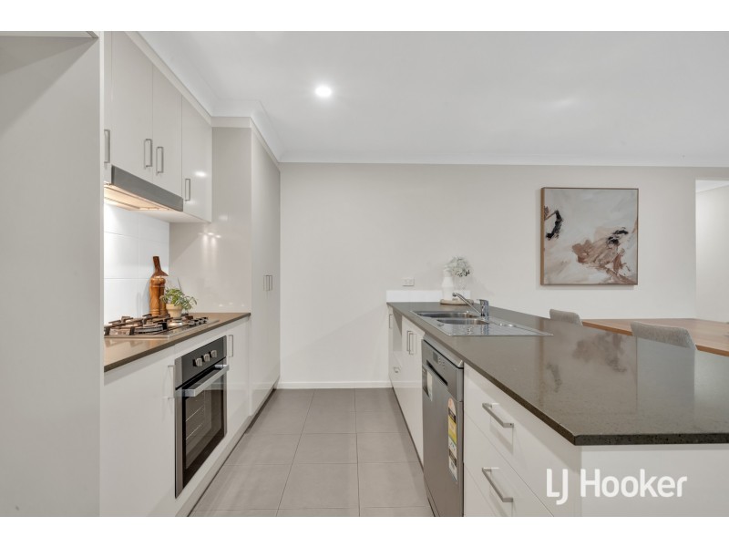 3 Nebula Lane, Cranbourne East VIC 3977