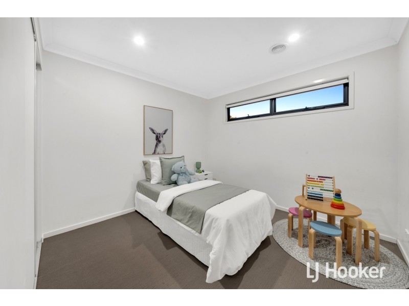 3 Nebula Lane, Cranbourne East VIC 3977