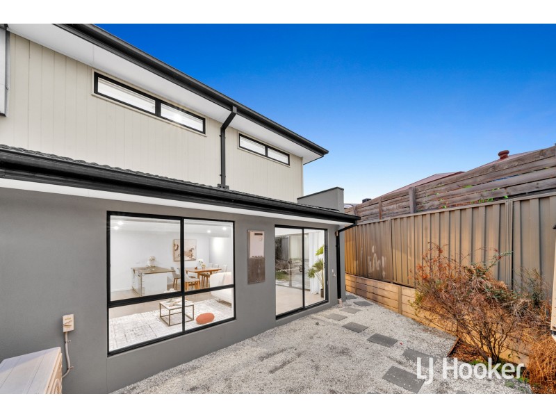 3 Nebula Lane, Cranbourne East VIC 3977