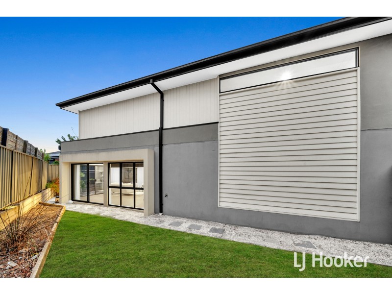 3 Nebula Lane, Cranbourne East VIC 3977