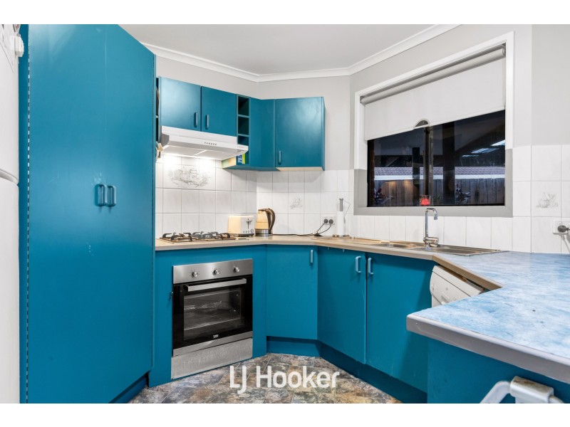 22 Allemby Drive, Cranbourne West VIC 3977