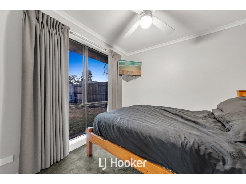 22 Allemby Drive, Cranbourne West VIC 3977