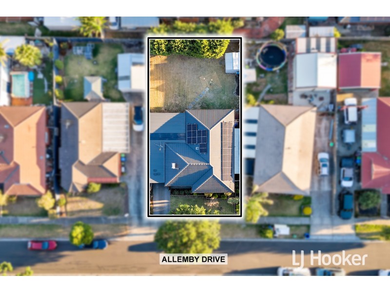 22 Allemby Drive, Cranbourne West VIC 3977