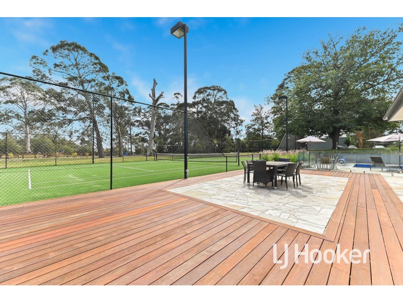 13 Stanhill Drive, Cranbourne South VIC 3977