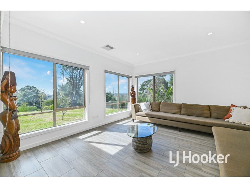 13 Stanhill Drive, Cranbourne South VIC 3977