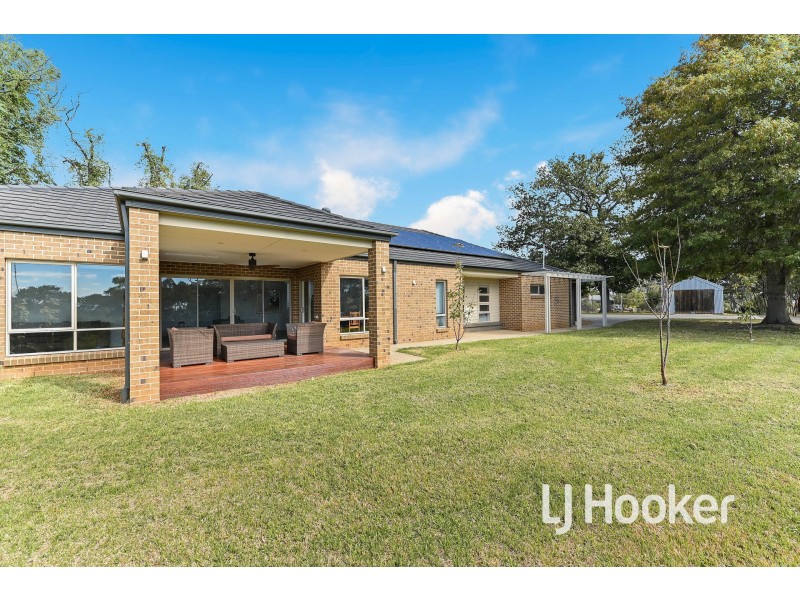 13 Stanhill Drive, Cranbourne South VIC 3977