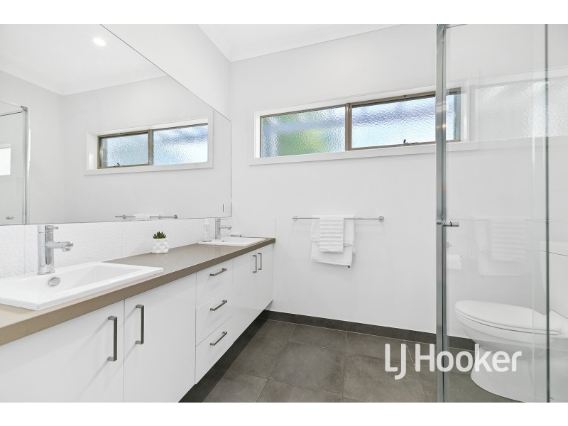 13 Stanhill Drive, Cranbourne South VIC 3977