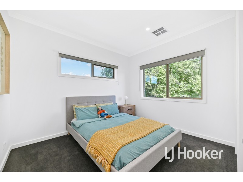 13 Stanhill Drive, Cranbourne South VIC 3977