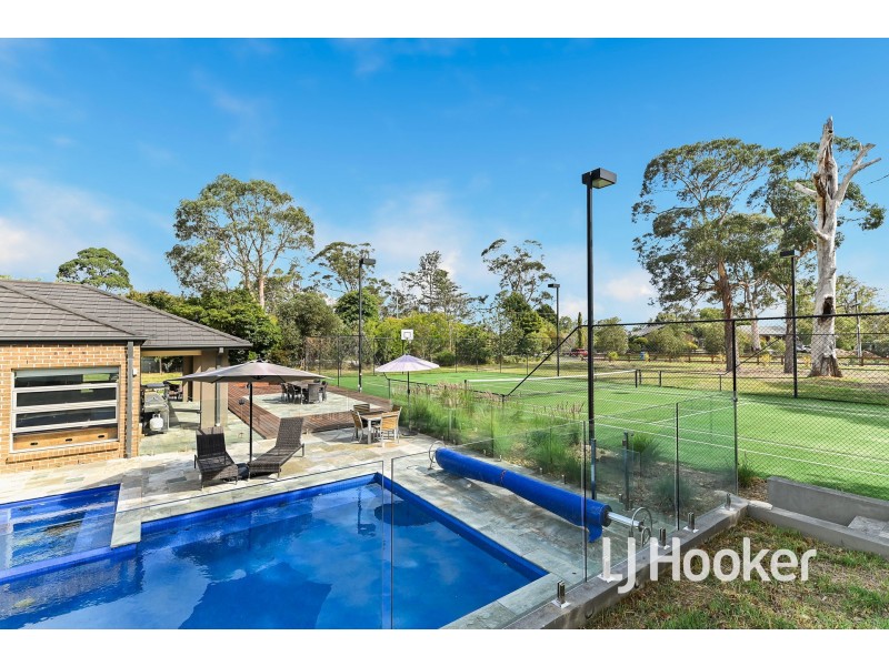 13 Stanhill Drive, Cranbourne South VIC 3977