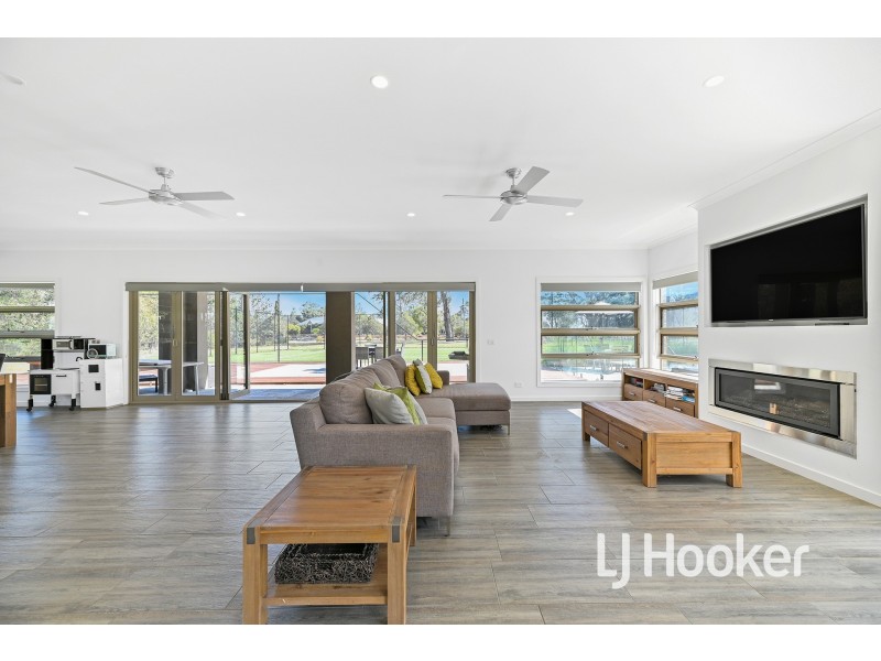 13 Stanhill Drive, Cranbourne South VIC 3977