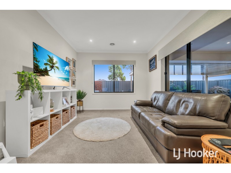 74 Datura Avenue, Cranbourne North VIC 3977