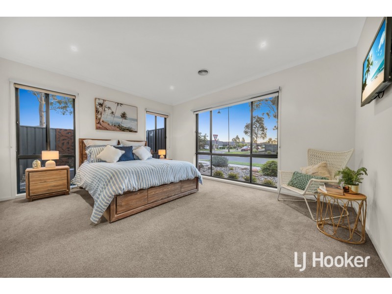 74 Datura Avenue, Cranbourne North VIC 3977