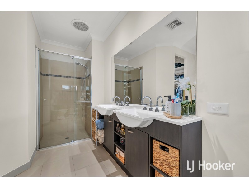 74 Datura Avenue, Cranbourne North VIC 3977