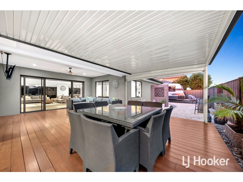 74 Datura Avenue, Cranbourne North VIC 3977