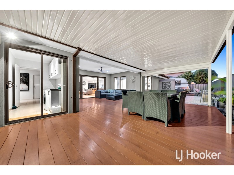 74 Datura Avenue, Cranbourne North VIC 3977