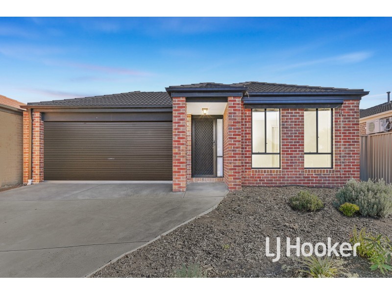 21 Archers Field Drive, Cranbourne East VIC 3977