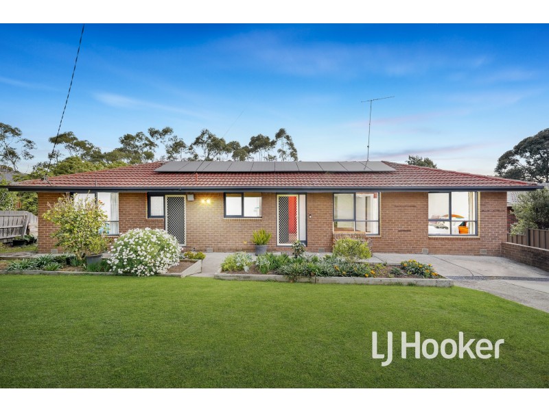 16 Aquila Crescent, Endeavour Hills VIC 3802