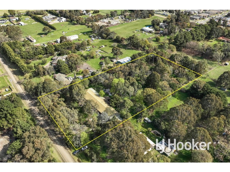 11 Collison Road, Cranbourne East VIC 3977