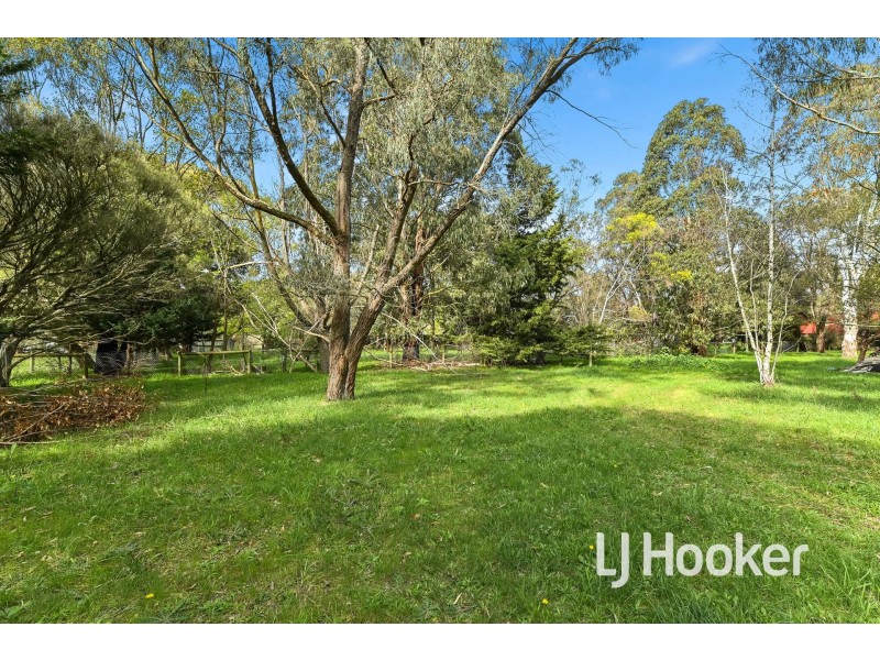 11 Collison Road, Cranbourne East VIC 3977