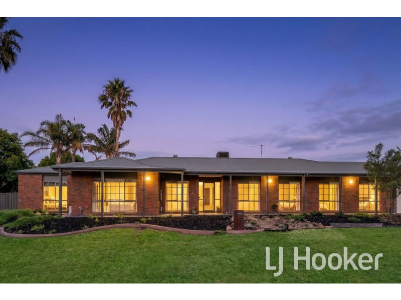 5 Raleigh Drive, Narre Warren South VIC 3805