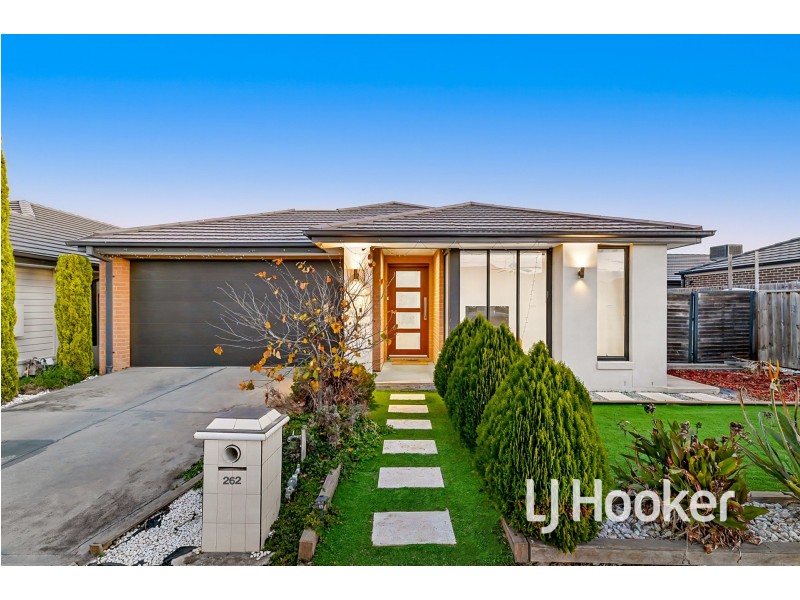 262 St Germain Boulevard, Clyde North VIC 3978