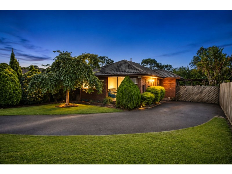 27 Shetland Street, Endeavour Hills VIC 3802