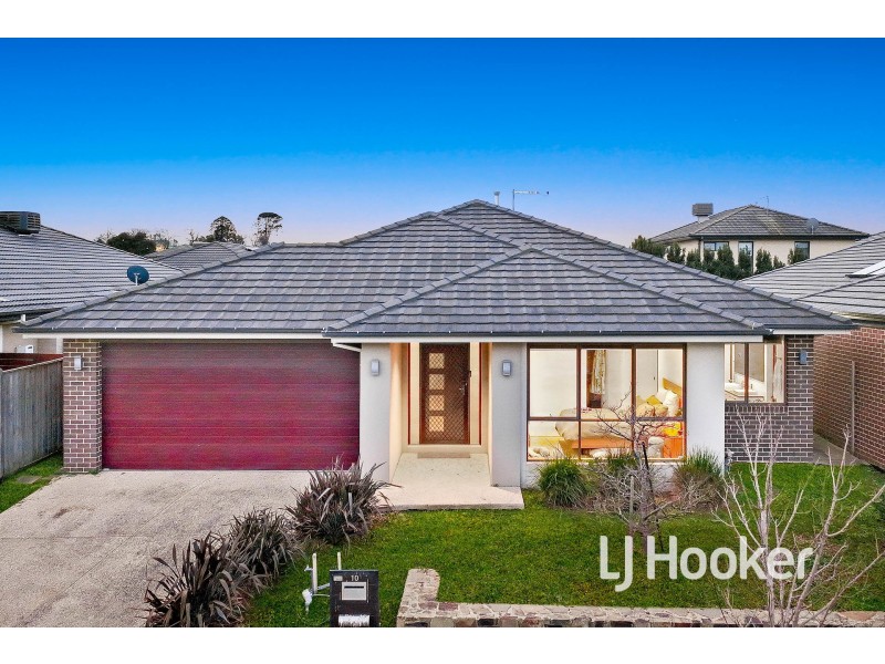 10 Sikes Road, Clyde North VIC 3978