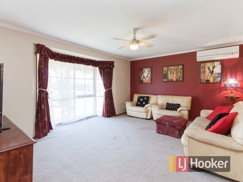 35 Horsfield Street, Cranbourne North VIC 3977