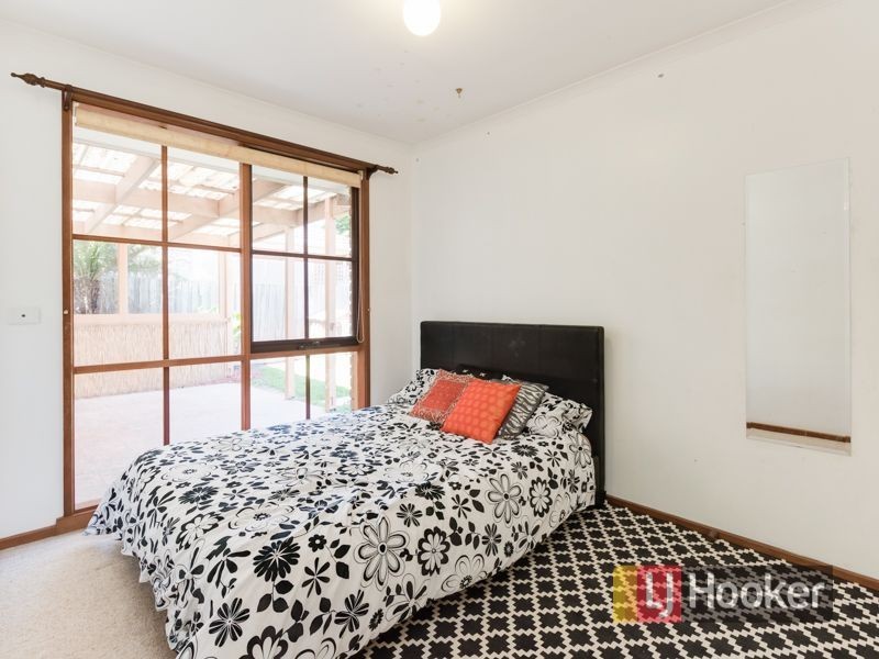 35 Horsfield Street, Cranbourne North VIC 3977